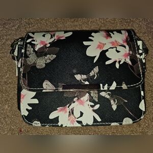 Flower crossbody